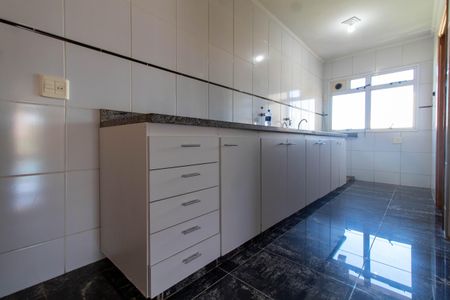 Apartamento à venda com 130m², 4 quartos e 3 vagasCOZINHA