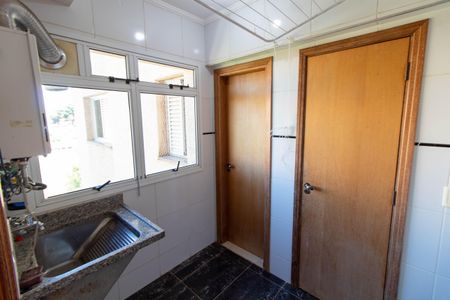 Apartamento à venda com 130m², 4 quartos e 3 vagasÁREA DE SERVIÇO