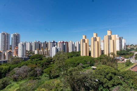 Apartamento à venda com 130m², 4 quartos e 3 vagasVISTA DO QUARTO 2