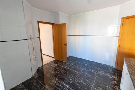Apartamento à venda com 130m², 4 quartos e 3 vagasCOZINHA