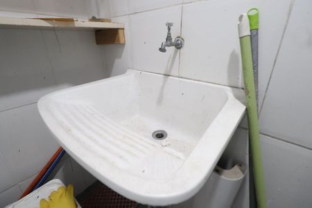 Casa à venda com 221m², 6 quartos e 1 vagaÁrea de Serviço