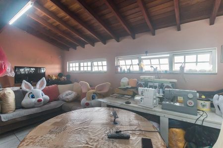 Casa para alugar com 400m², 3 quartos e 2 vagasAteliê