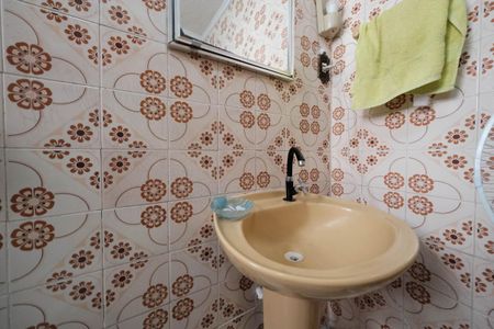 Banheiro de casa à venda com 1 quarto, 120m² em Vila Mesquita, São Paulo