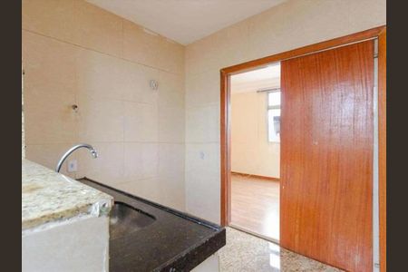 Cozinha de apartamento para alugar com 2 quartos, 65m² em Ipiranga, Belo Horizonte
