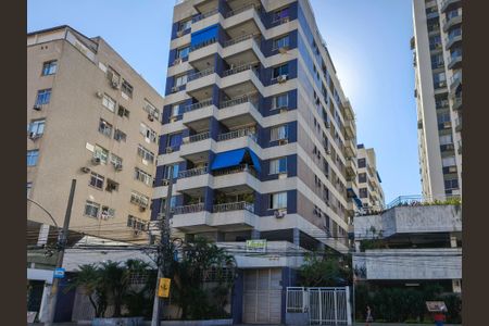 Apartamento para alugar com 80m², 2 quartos e 1 vagaFachada e portaria