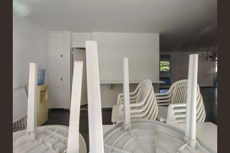 Apartamento para alugar com 80m², 2 quartos e 1 vagaÁrea comum - Salão de festas