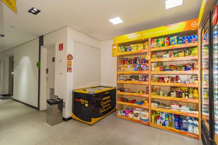 Apartamento para alugar com 38m², 2 quartos e sem vagaMini Mercado