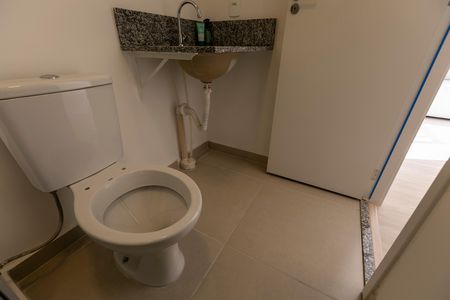 Banheiro social de apartamento para alugar com 2 quartos, 57m² em Conceicao, Campinas