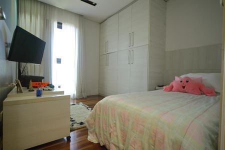 Apartamento à venda com 113m², 2 quartos e 3 vagasQuarto 2 