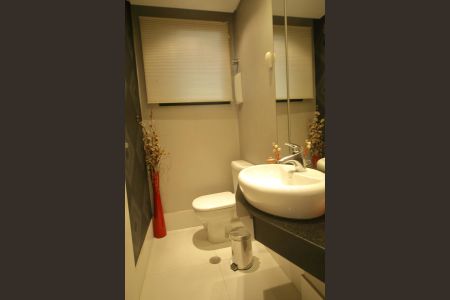 Apartamento à venda com 113m², 2 quartos e 3 vagasLavabo da sala 