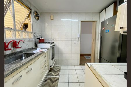 Apartamento à venda com 84m², 3 quartos e 2 vagasCozinha