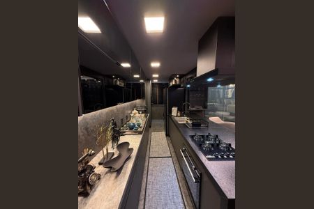 Cozinha de apartamento para alugar com 1 quarto, 65m² em Copacabana, Uberlândia