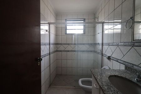 Casa para alugar com 90m², 2 quartos e 2 vagasBanheiro da Suíte