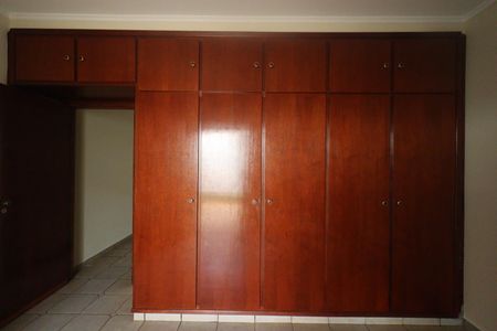 Casa para alugar com 90m², 2 quartos e 2 vagasSuite