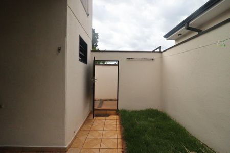 Casa para alugar com 90m², 2 quartos e 2 vagasQuintal suíte