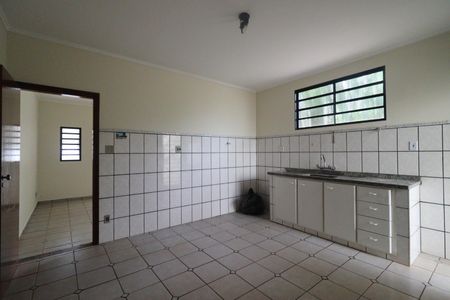 Casa para alugar com 90m², 2 quartos e 2 vagasCozinha