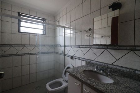 Casa para alugar com 90m², 2 quartos e 2 vagasBanheiro da Suíte