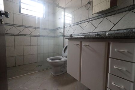 Casa para alugar com 90m², 2 quartos e 2 vagasBanheiro da Suíte