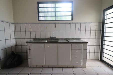 Casa para alugar com 90m², 2 quartos e 2 vagasCozinha