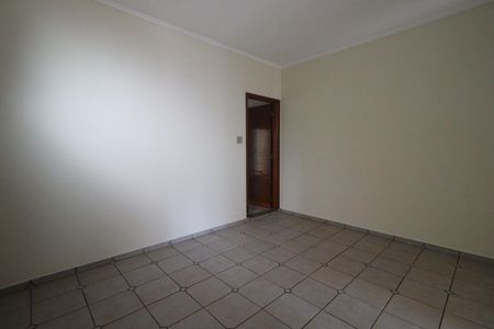 Casa para alugar com 90m², 2 quartos e 2 vagasSala