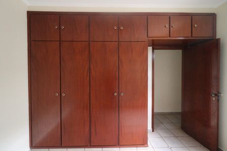 Casa para alugar com 90m², 2 quartos e 2 vagasQuarto