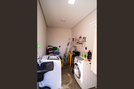 Casa para alugar com 200m², 3 quartos e 2 vagas Casa para alugar com 200m², 3 quartos e 2 vagasLavanderia