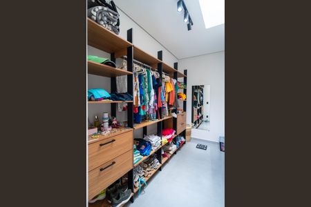 Casa para alugar com 200m², 3 quartos e 2 vagas Casa para alugar com 200m², 3 quartos e 2 vagasCloset da suíte