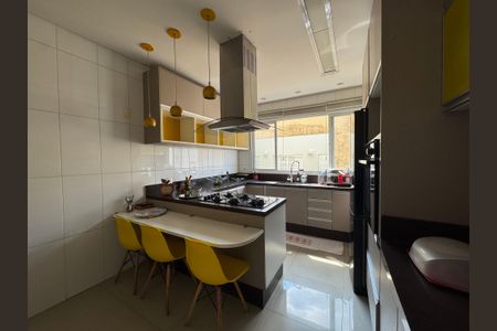 Cozinha de casa à venda com 3 quartos, 204m² em Jardim das Flores, Osasco