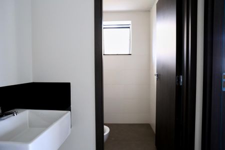 Banheiro de kitnet/studio à venda com 1 quarto, 40m² em Santa Efigênia, Belo Horizonte