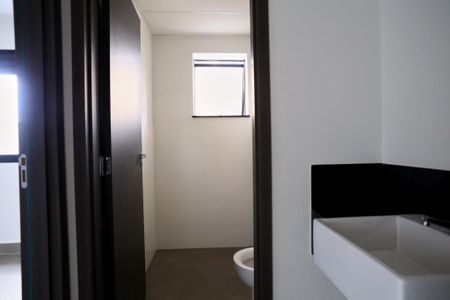 Banheiro de kitnet/studio à venda com 1 quarto, 40m² em Santa Efigênia, Belo Horizonte