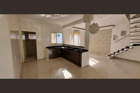 Casa para alugar com 142m², 2 quartos e 2 vagasCozinha