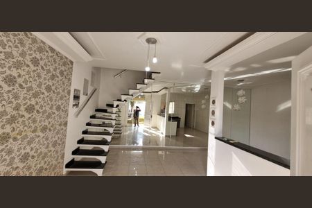 Casa para alugar com 142m², 2 quartos e 2 vagasSala