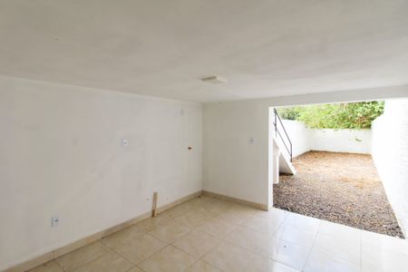 Casa para alugar com 62m², 2 quartos e 1 vagaÁrea de Serviço