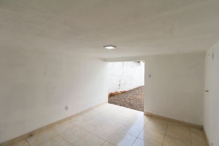 Casa para alugar com 63m², 2 quartos e 1 vagaÁrea de Serviço