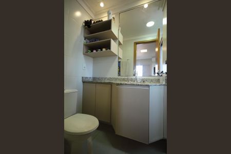 Apartamento à venda com 73m², 2 quartos e 2 vagasBanheiro da Suíte 