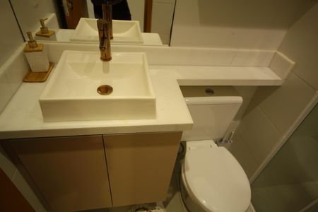 Apartamento à venda com 73m², 2 quartos e 2 vagasBanheiro Social 