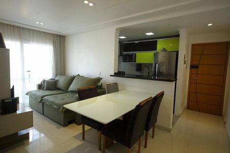 Apartamento à venda com 73m², 2 quartos e 2 vagasSala