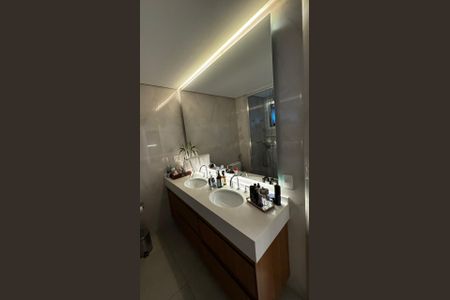 Apartamento à venda com 127m², 3 quartos e 2 vagasBanheiro
