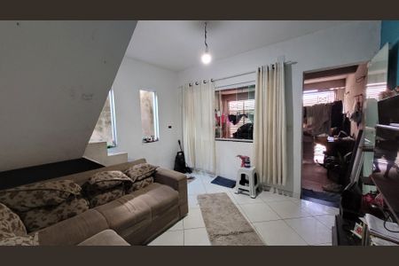 Sala de casa para alugar com 1 quarto, 65m² em Chacara Dona Escolastica, Itaquaquecetuba