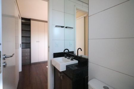 Apartamento à venda com 57m², 2 quartos e 2 vagas Apartamento à venda com 57m², 2 quartos e 2 vagasBanheiro da Suíte 1