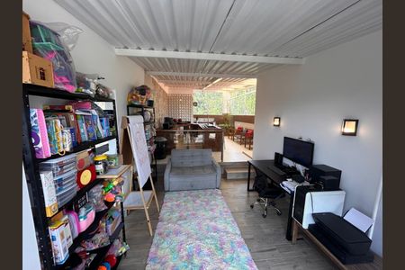 Sala de casa para alugar com 2 quartos, 150m² em Jardim Scala, Jundiaí