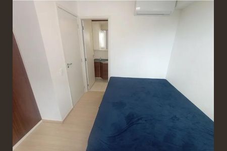 Quarto com cama de solteiro, porta de vidro e ar condicionado. de apartamento à venda com 4 quartos, 57m² em Barra Olímpica, Rio de Janeiro