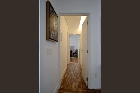 Apartamento para alugar com 116m², 2 quartos e 2 vagasCorredor íntimo