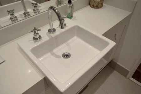 Apartamento para alugar com 116m², 2 quartos e 2 vagasBanheiro