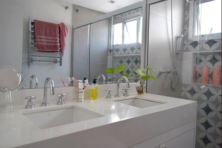 Apartamento para alugar com 116m², 2 quartos e 2 vagasBanheiro da Suíte