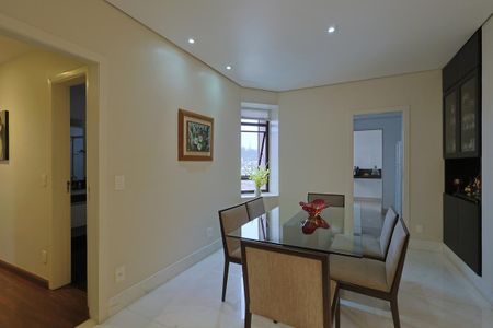 Sala de apartamento para alugar com 3 quartos, 110m² em Lourdes, Belo Horizonte