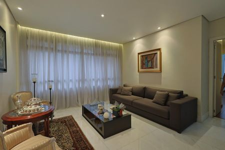 Sala de apartamento para alugar com 3 quartos, 110m² em Lourdes, Belo Horizonte