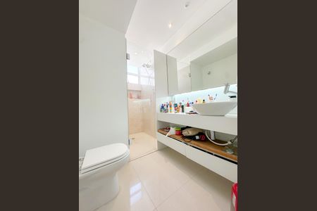 Apartamento para alugar com 80m², 2 quartos e sem vagaBanheiro Suíte