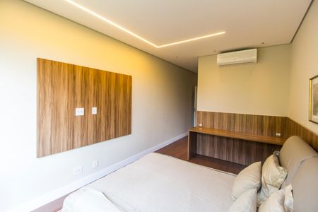 Casa de condomínio à venda com 465m², 4 quartos e 8 vagasSuíte 3