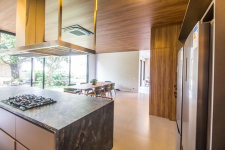 Casa de condomínio à venda com 465m², 4 quartos e 8 vagasCozinha